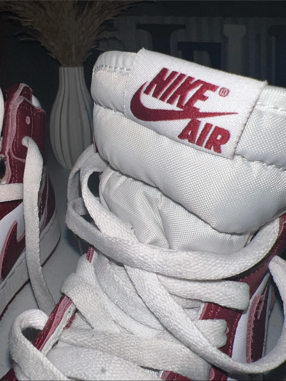 Air Jordan 1 Retro High OG 'Artisanal Red' sneakers